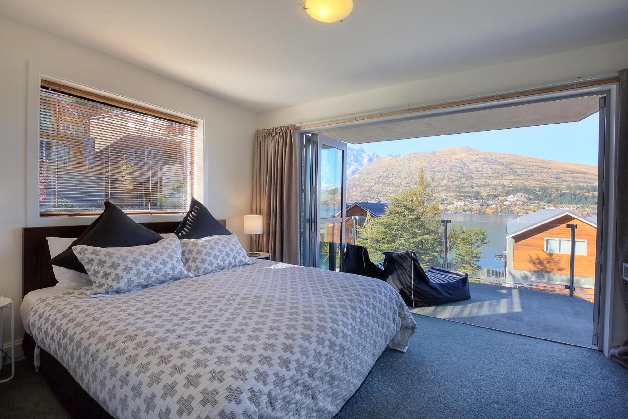 Alpine Vista - Queenstown Holiday Home Esterno foto